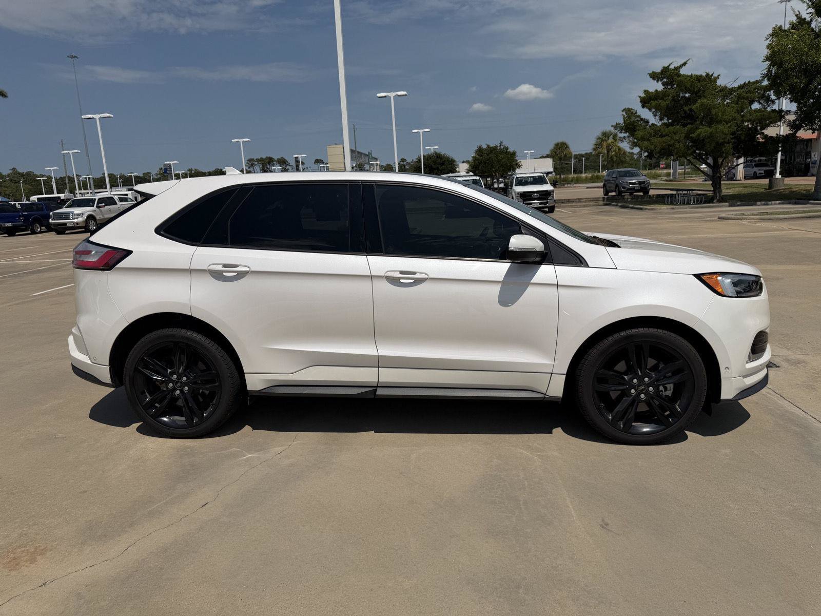 Certified 2019 Ford Edge ST w/ Equipment Group 401A AWD/4WD image 3