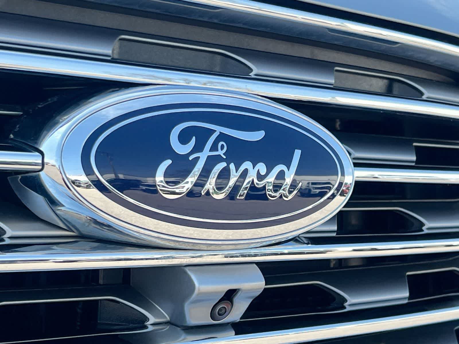 Certified 2024 Ford Edge Titanium w/ Equipment Group 301A AWD/4WD image 13