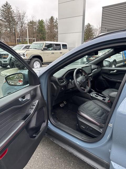 Certified 2023 Ford Escape ST-Line Elite w/ Premium Technology Package AWD/4WD image 15