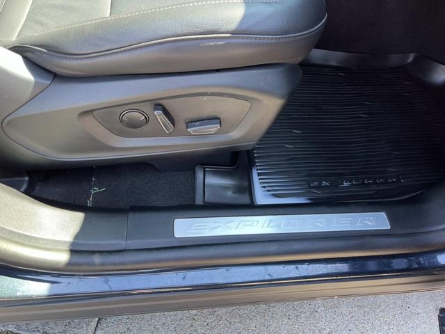 Certified 2023 Ford Explorer Limited w/ Equipment Group 301A image 24