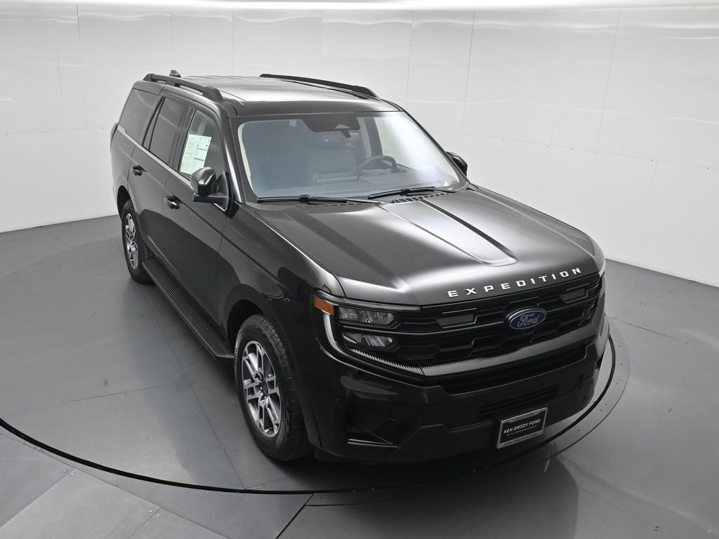 Certified 2025 Ford Expedition Active image 42