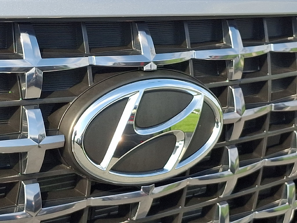Used 2024 Hyundai Venue SEL FWD image 31