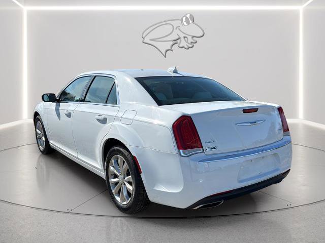 Used 2022 Chrysler 300 Touring image 4