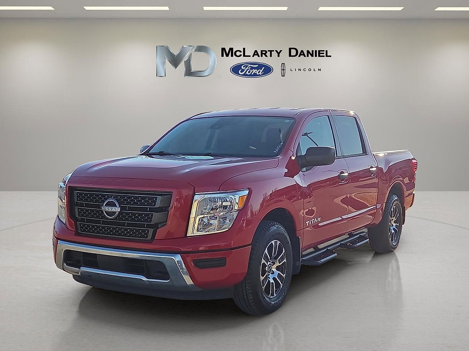Used 2024 Nissan Titan SV video 2
