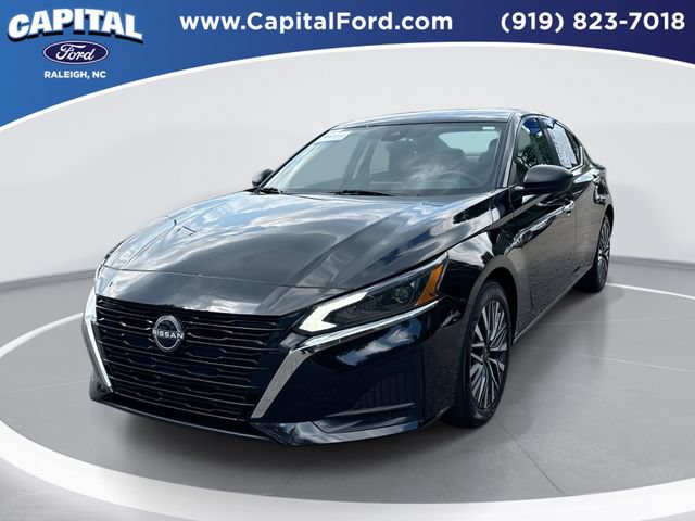 Used 2025 Nissan Altima 2.5 SV FWD image 1