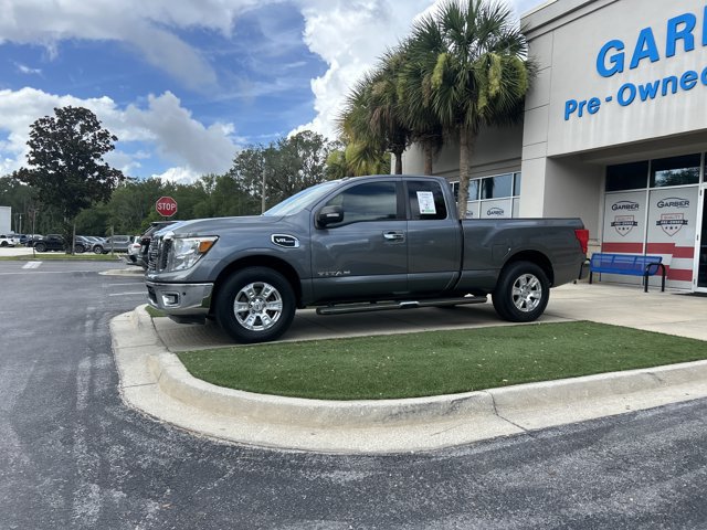 Used 2017 Nissan Titan SV RWD image 12