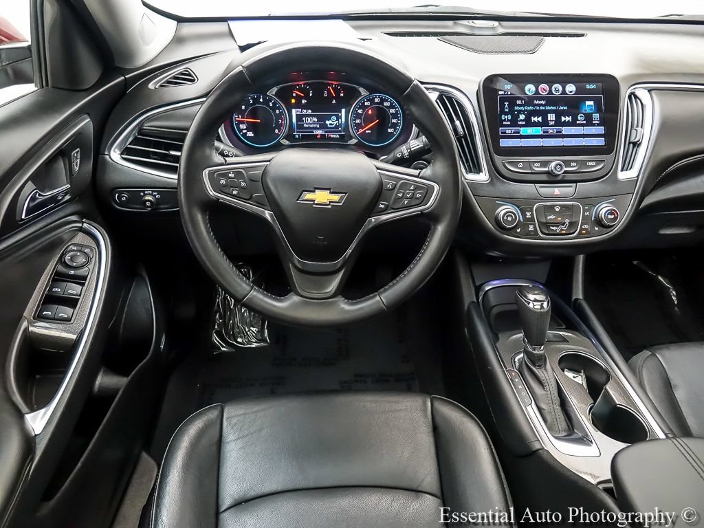 Used 2018 Chevrolet Malibu LT w/ Leather Package FWD image 14