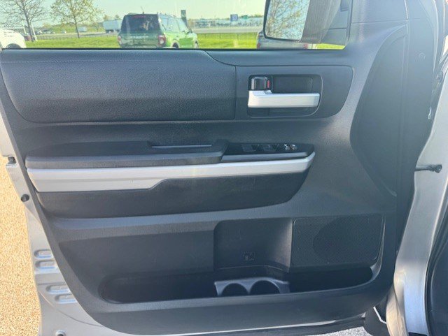 Used 2018 Toyota Tundra SR5 w/ SR5 Upgrade Package AWD/4WD image 11