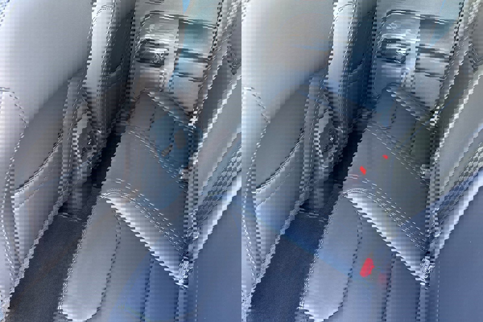 Certified 2025 Ford Maverick Lariat w/ Black Appearance Package image 13