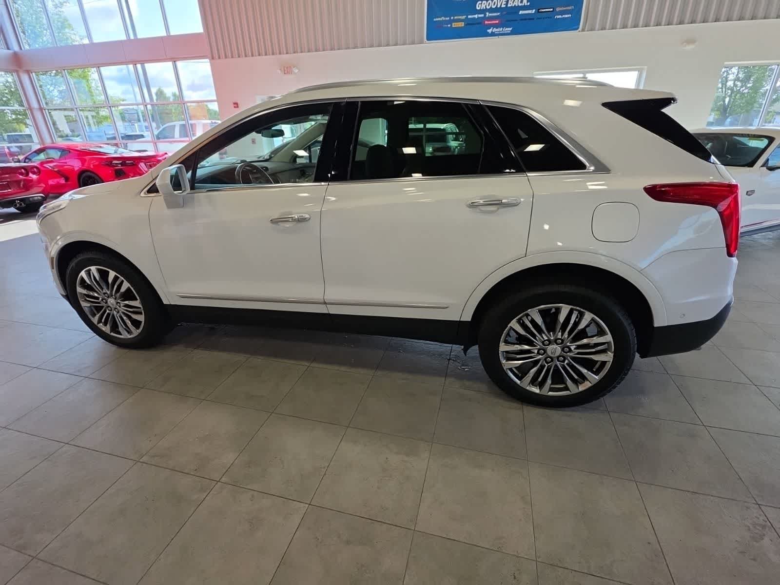 Used 2017 Cadillac XT5 Premium Luxury w/ Driver Assist Package AWD/4WD image 12
