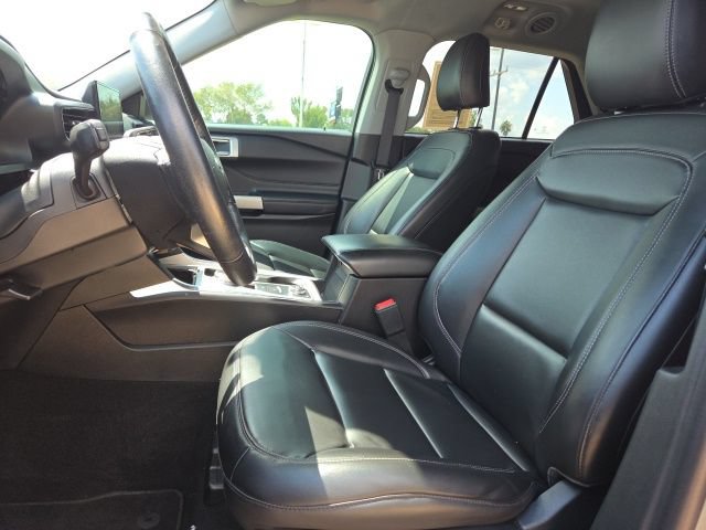 Certified 2022 Ford Explorer XLT w/ Equipment Group 202A AWD/4WD image 28