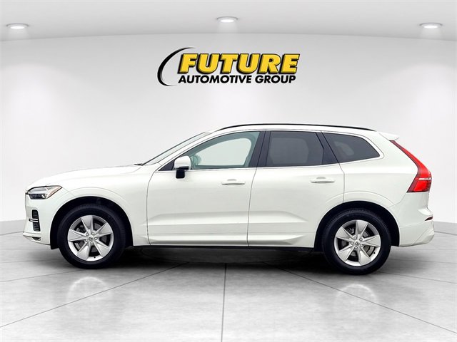 Used 2022 Volvo XC60 B5 Momentum image 7