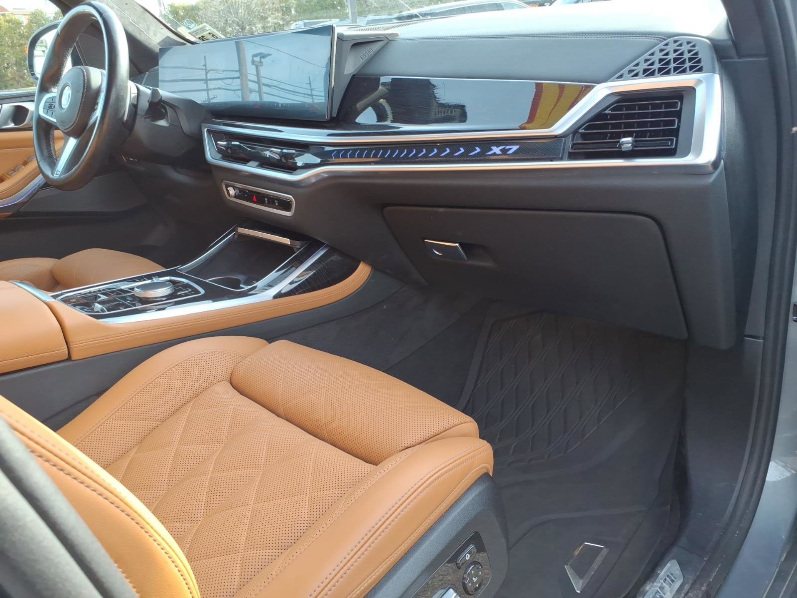 Used 2024 BMW X7 xDrive40i w/ M Sport Package image 10