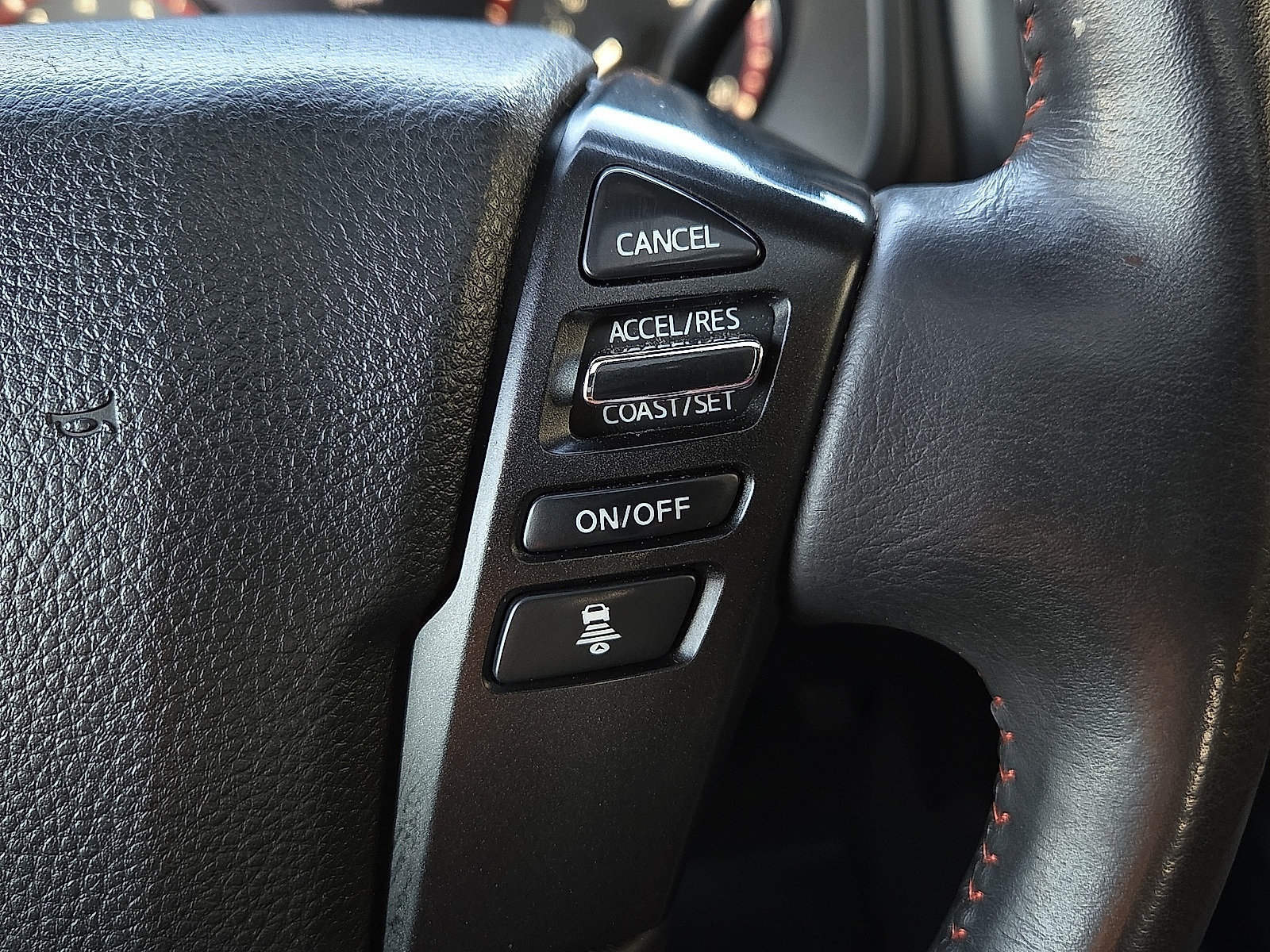 Used 2021 Nissan Titan PRO-4X w/ Pro-4x Convenience Package AWD/4WD image 19
