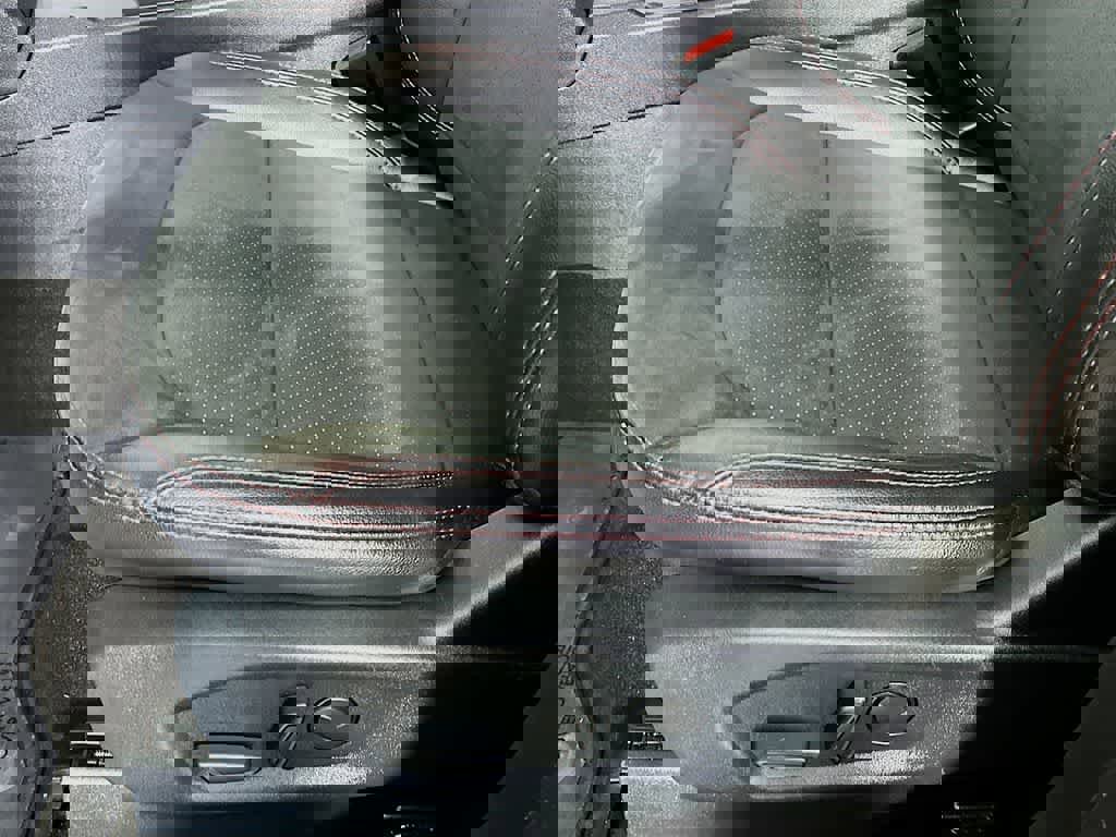 Certified 2019 Ford Explorer XLT w/ Equipment Group 202A image 31