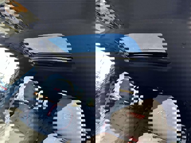 Used 2025 Chevrolet Trax RS w/ Sunroof Package image 19