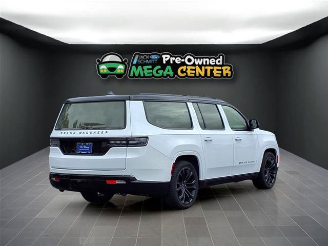 Used 2024 Jeep Grand Wagoneer L Series II w/ Quick Order Packagew 28T AWD/4WD image 28