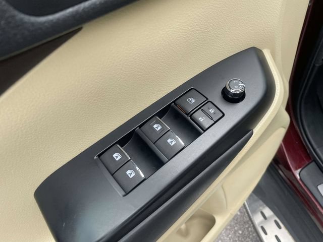 Used 2017 Toyota Highlander Limited Platinum AWD/4WD image 18