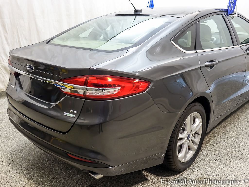 Certified 2018 Ford Fusion SE w/ Fusion SE Technology Package FWD image 6