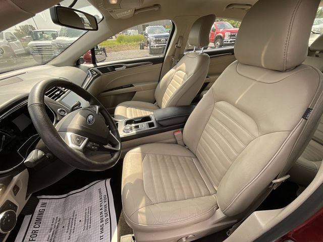 Certified 2017 Ford Fusion SE w/ Fusion SE Technology Package FWD image 12