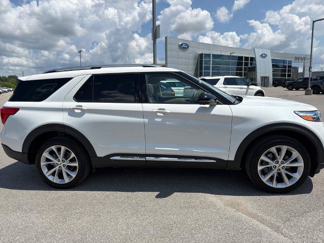 Certified 2023 Ford Explorer Platinum w/ Technology Package AWD/4WD image 4