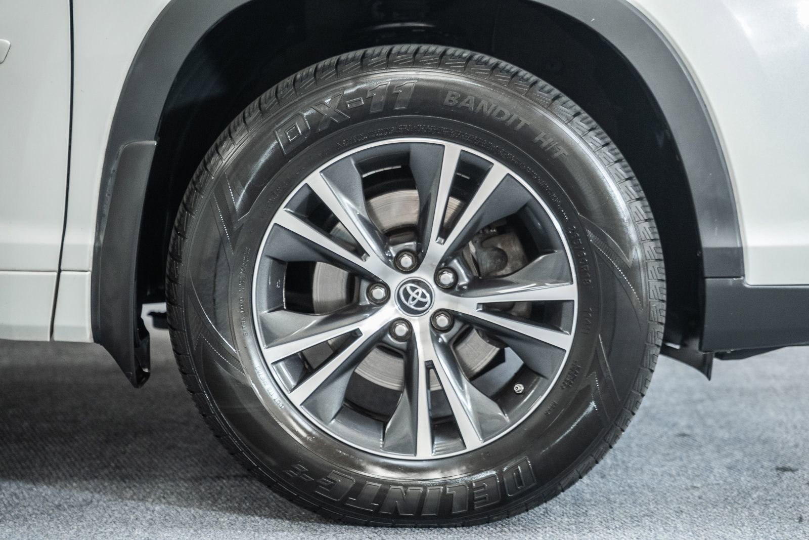 Used 2017 Toyota Highlander Plus w/ Protection Package #3 AWD/4WD image 22