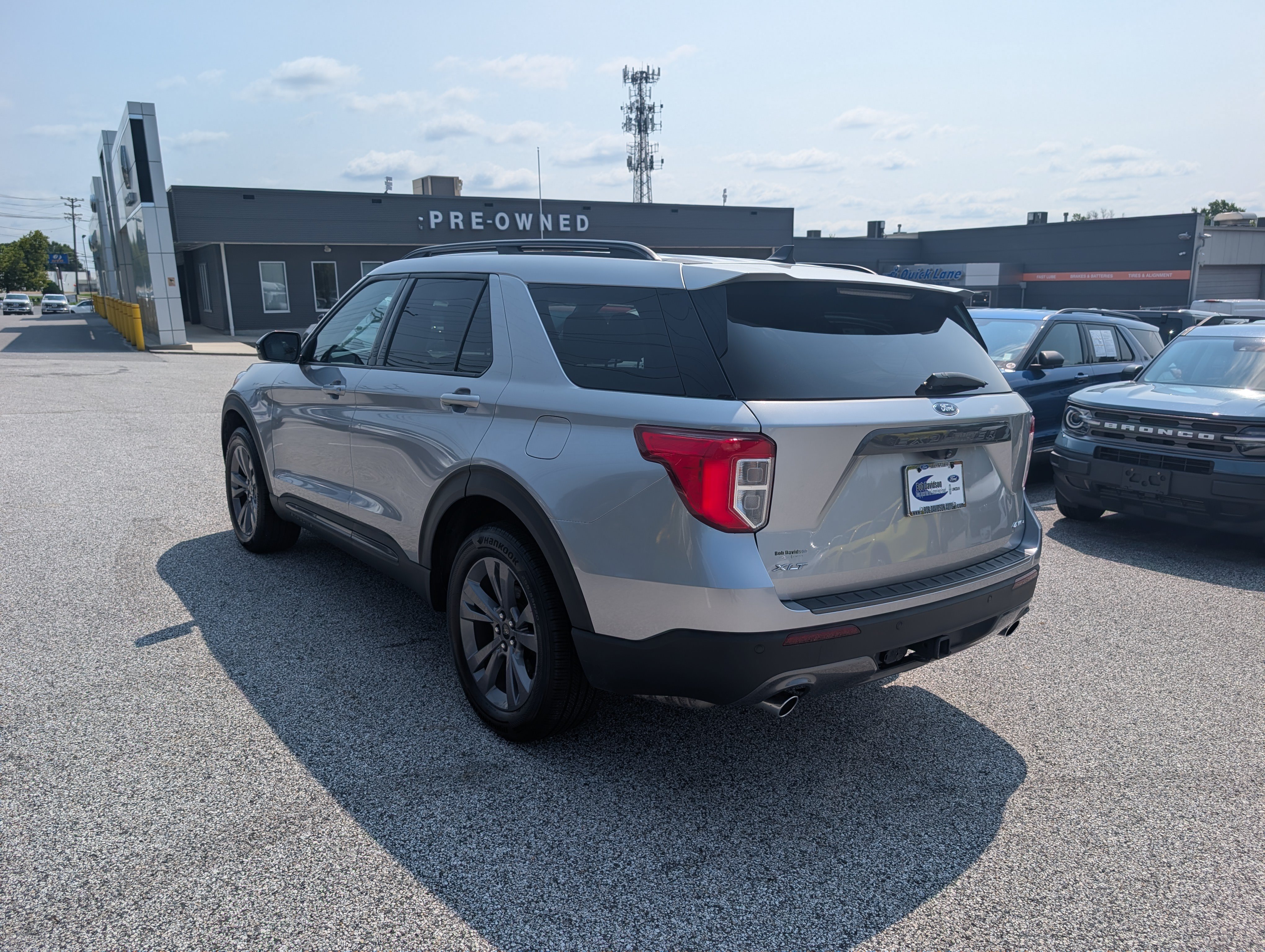Certified 2022 Ford Explorer XLT w/ Equipment Group 202A AWD/4WD image 5