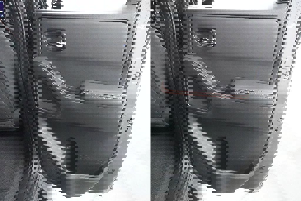 Used 2023 Nissan Frontier PRO-4X w/ Pro Convenience Package image 30