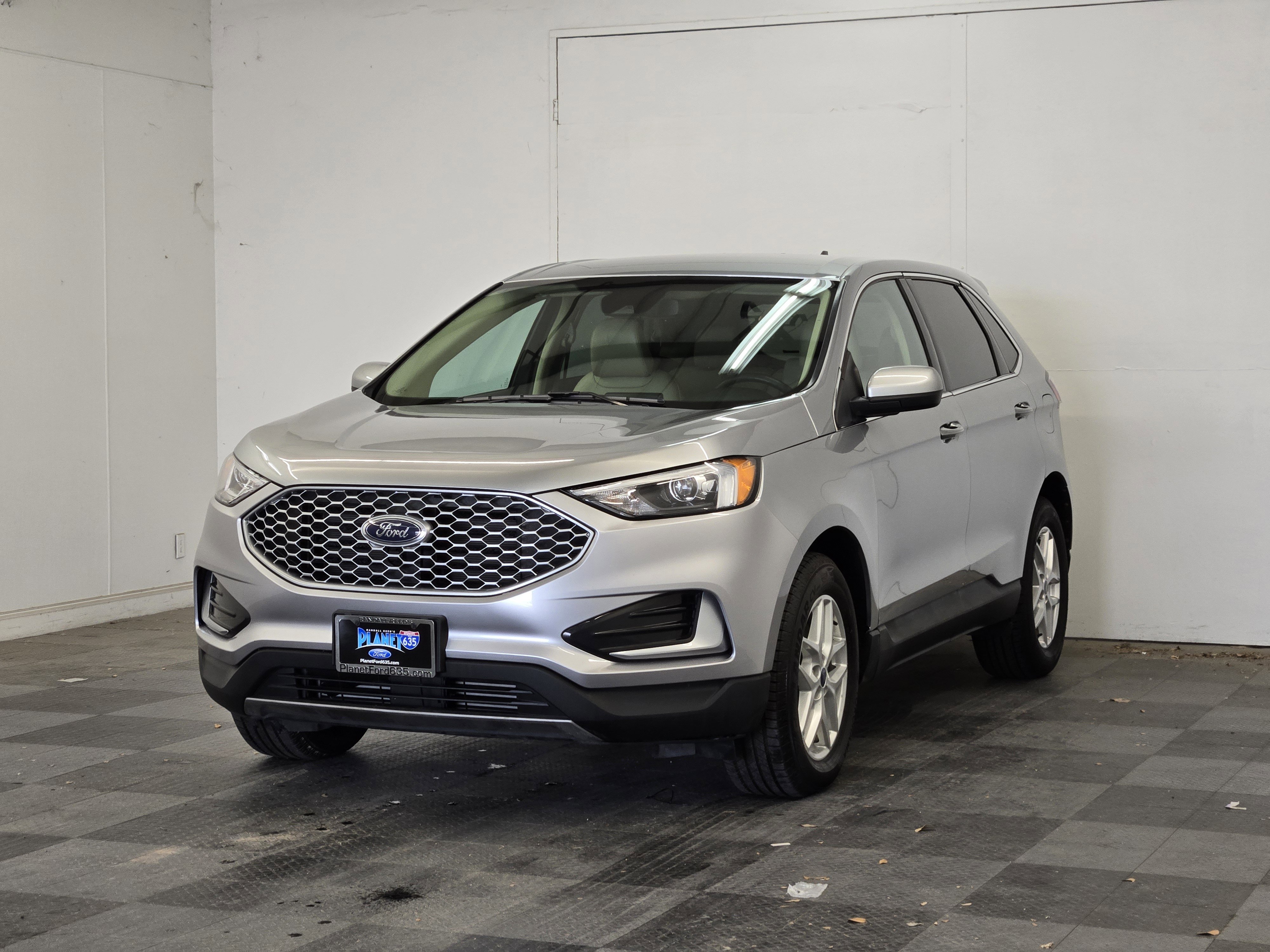 Certified 2024 Ford Edge SEL AWD/4WD image 4