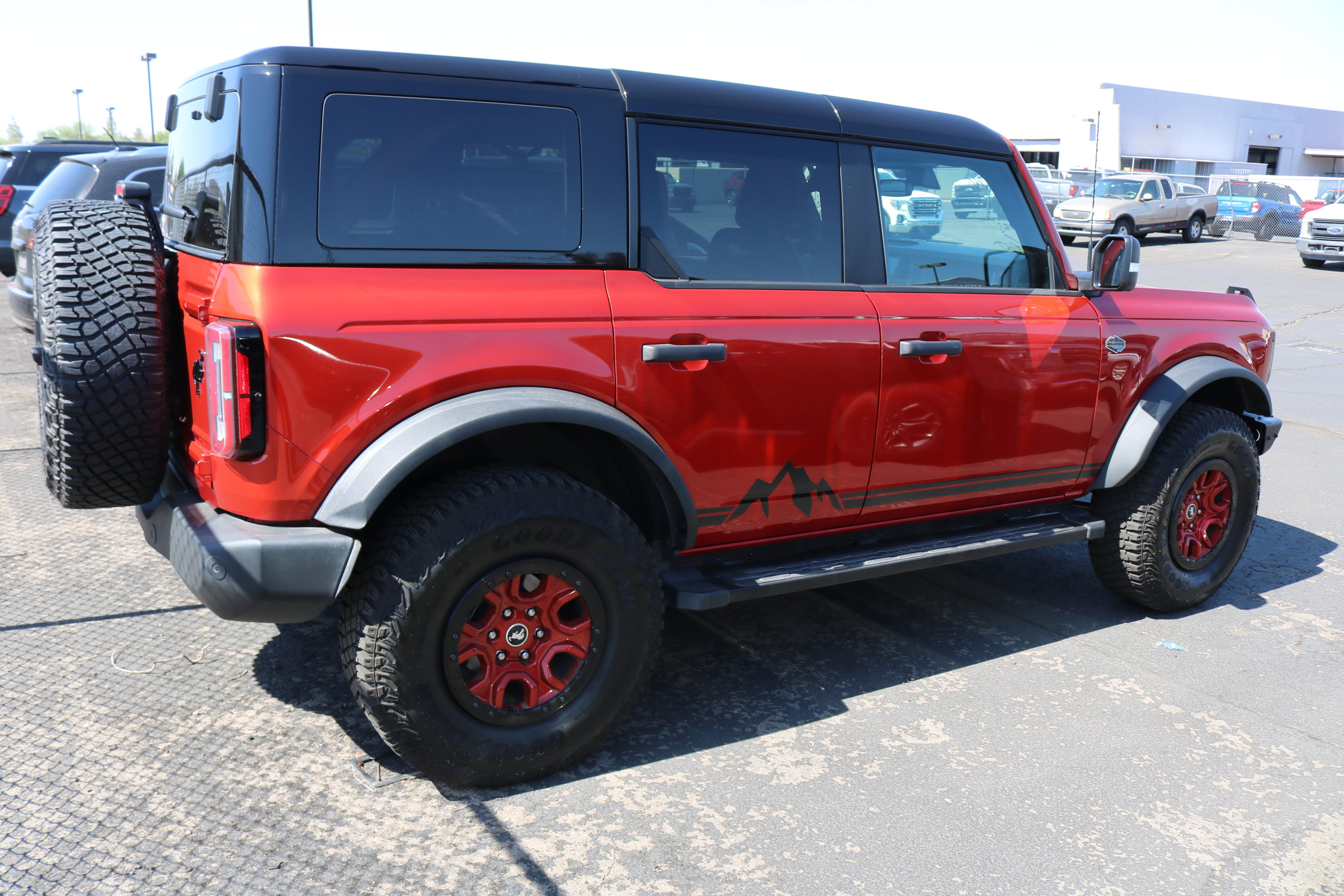 Certified 2024 Ford Bronco Wildtrak AWD/4WD image 5