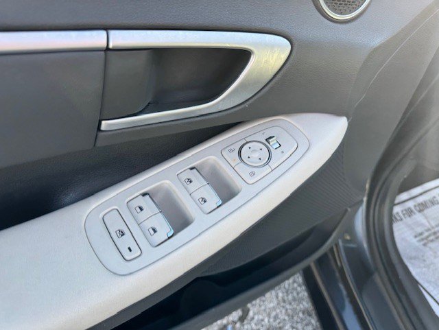 Used 2025 Hyundai Sonata SEL FWD image 12