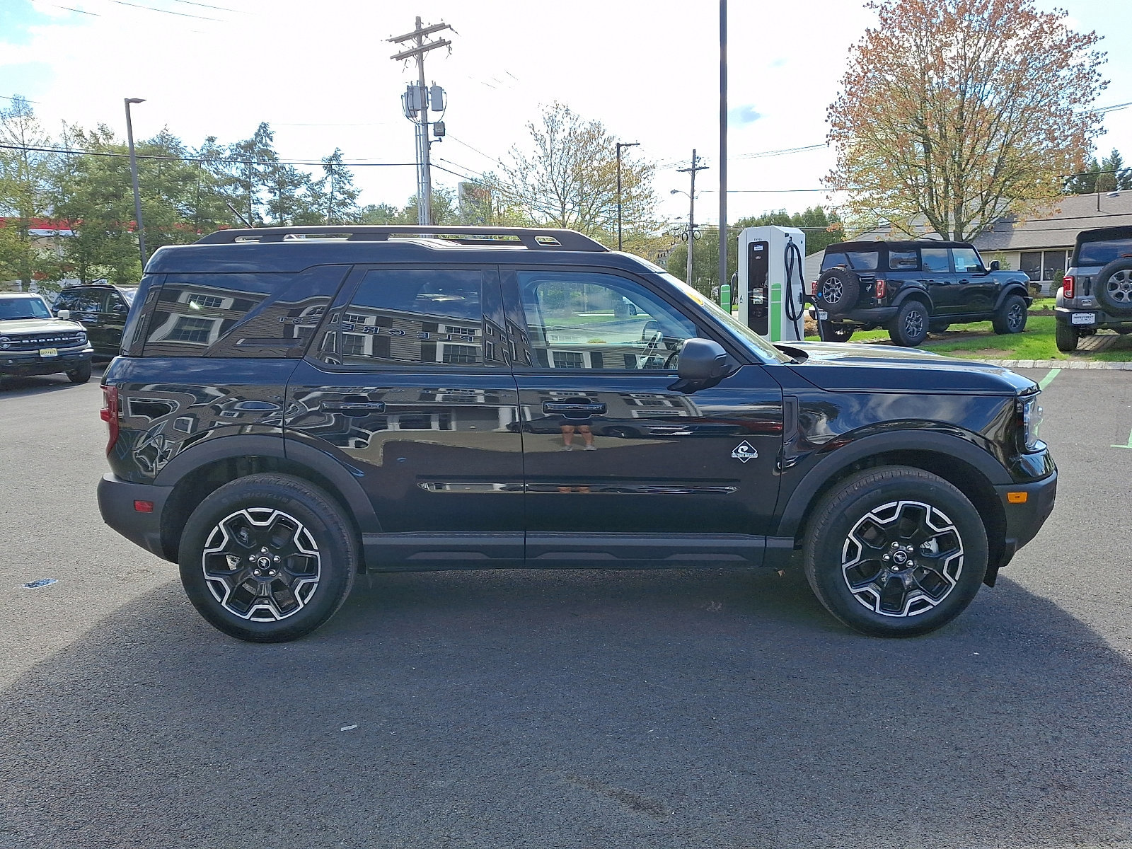 Certified 2025 Ford Bronco Sport Outer Banks w/ Outer Banks Tech Package+ AWD/4WD image 6