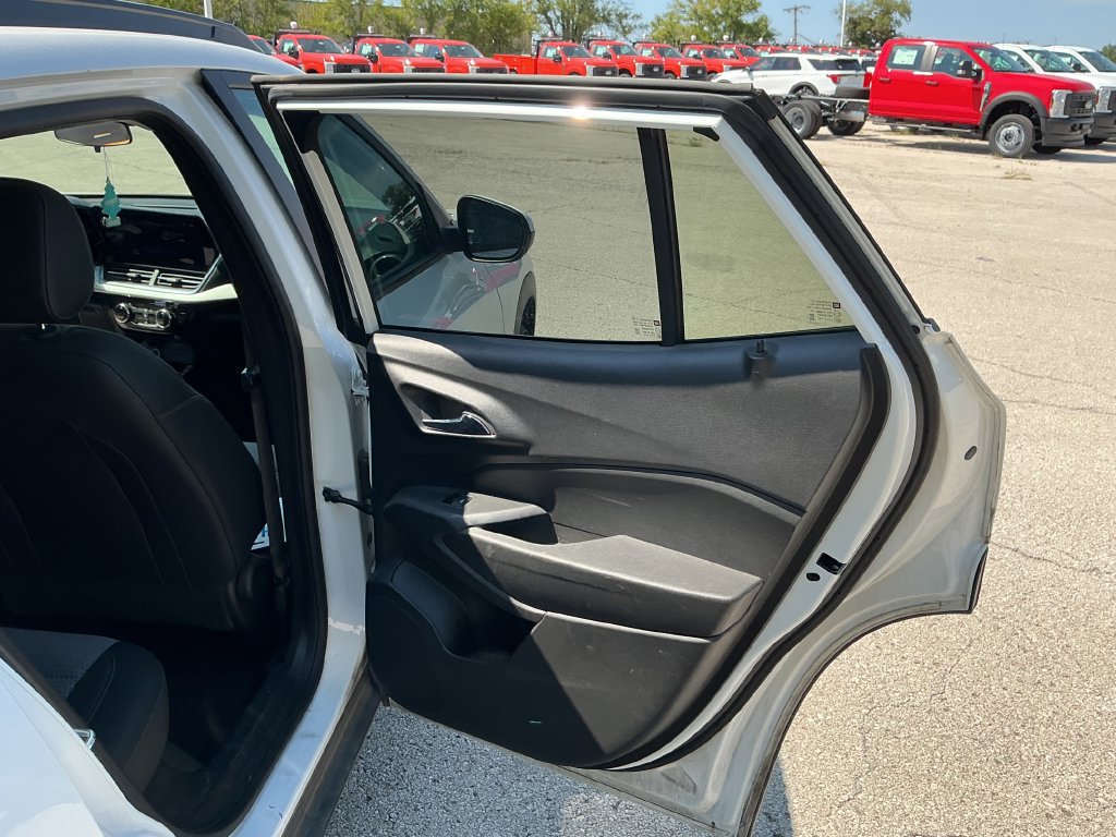 Used 2024 Chevrolet Trax LT w/ Driver Confidence Package FWD image 18