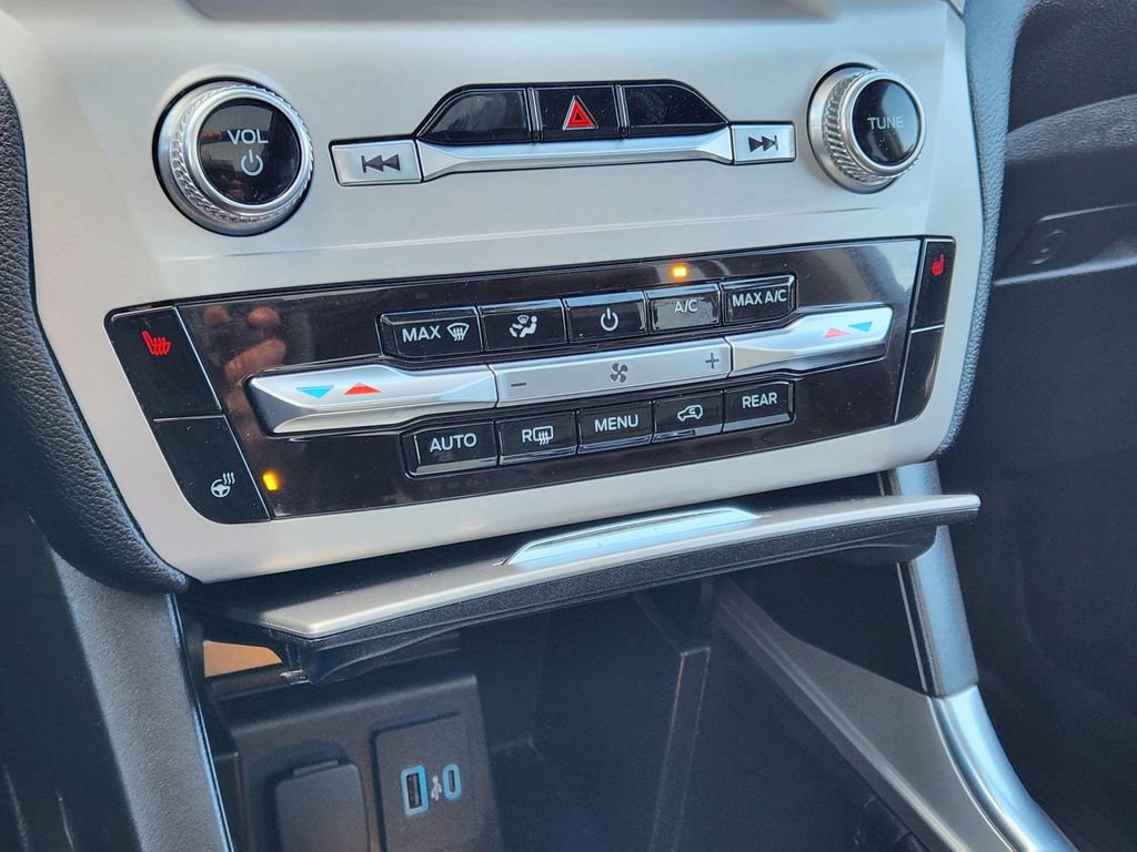 Certified 2023 Ford Explorer XLT w/ Equipment Group 202A image 27