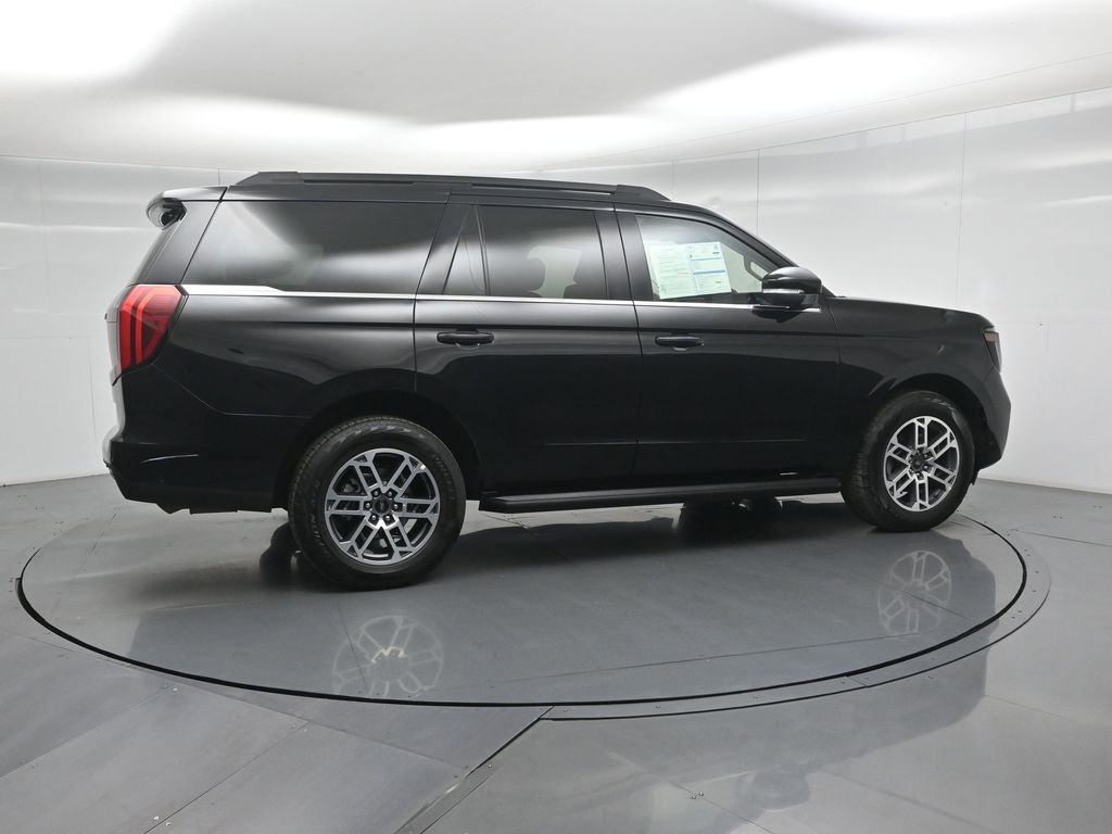 Certified 2025 Ford Expedition Active AWD/4WD image 28