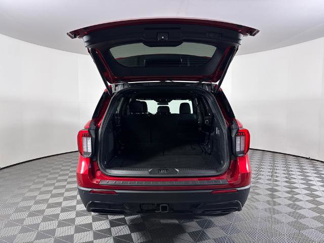 Certified 2025 Ford Explorer ST-Line w/ ST-Line Street Pack image 9