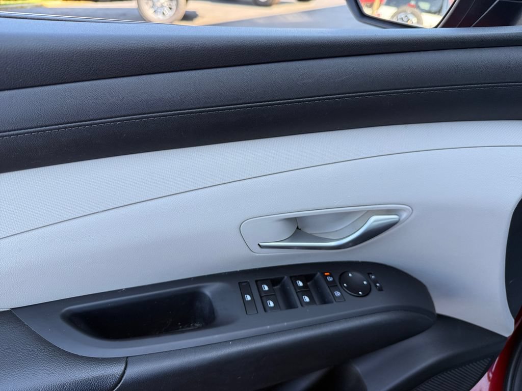 Used 2025 Hyundai Tucson SEL FWD image 19