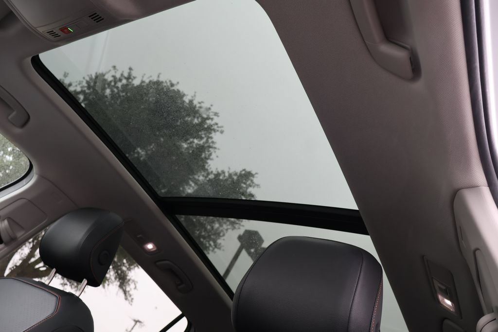 Used 2024 Volkswagen Tiguan Wolfsburg Edition FWD image 7