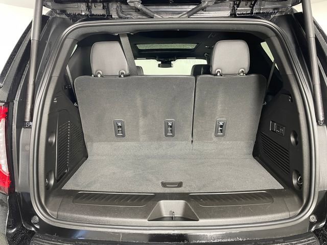 Used 2023 GMC Yukon SLT w/ SLT Luxury Package image 21