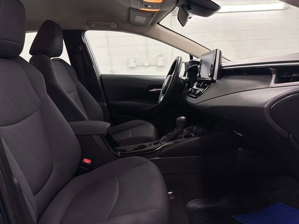Used 2021 Toyota Corolla LE image 27