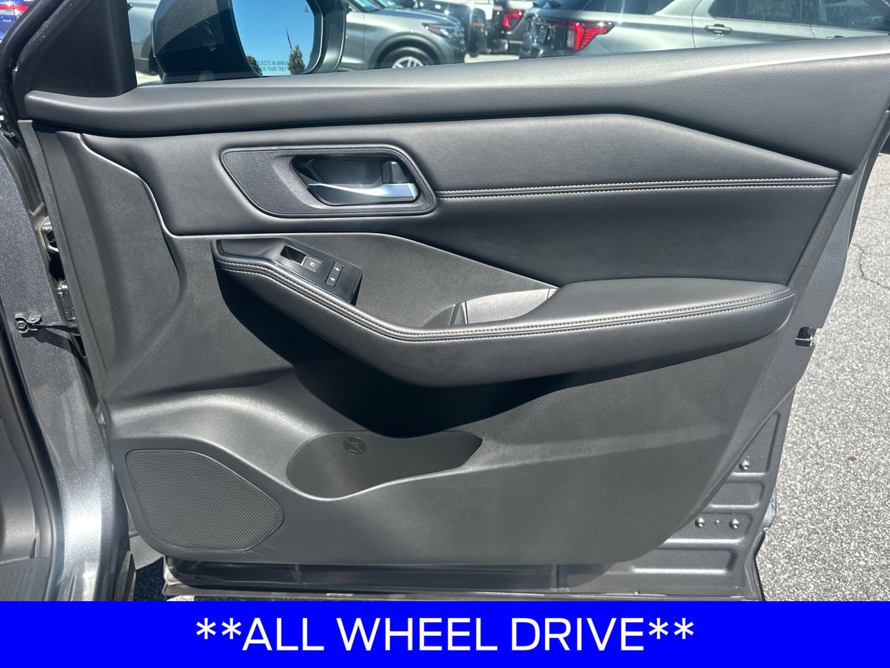 Used 2024 Nissan Rogue SL w/ SL Premium Package AWD/4WD image 16