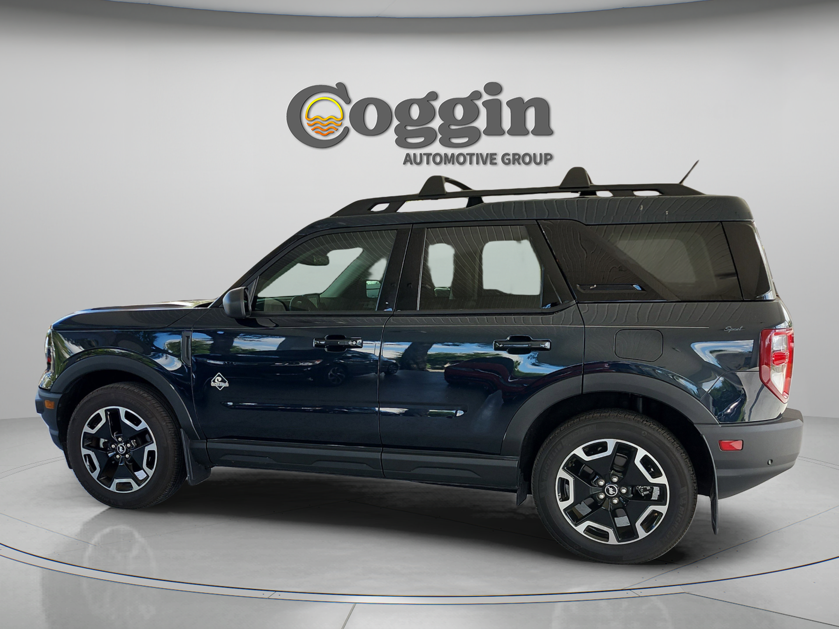 Certified 2023 Ford Bronco Sport Outer Banks w/ Tech Package AWD/4WD image 2