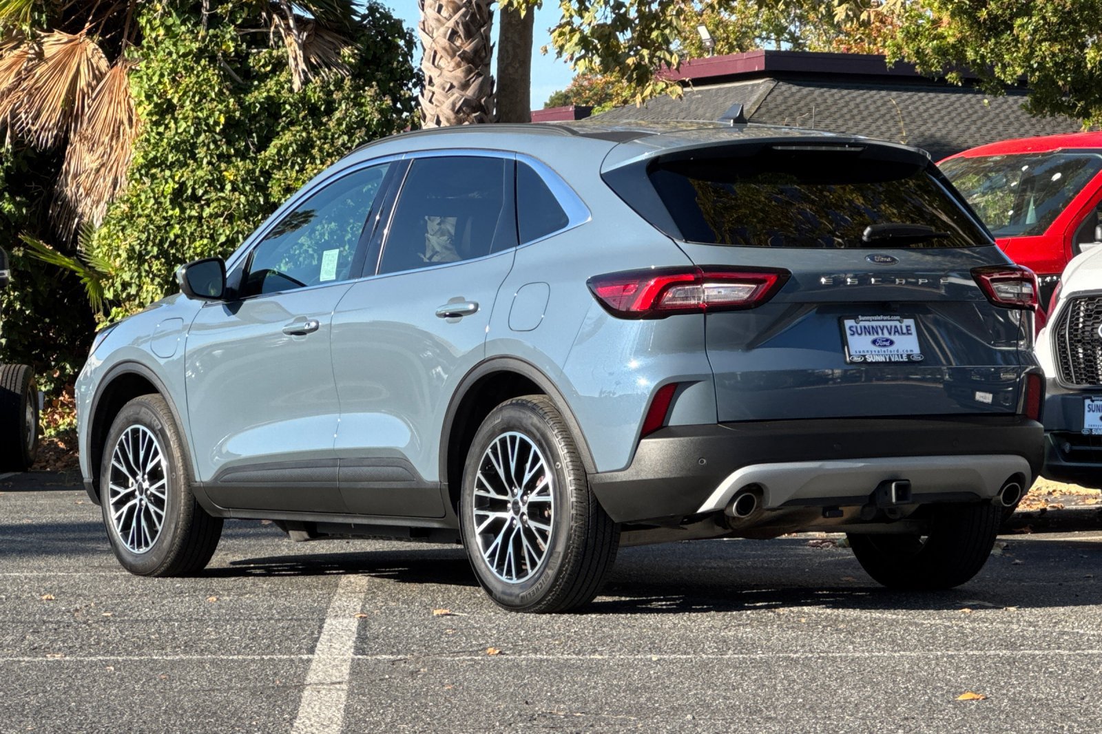 Certified 2025 Ford Escape SE w/ PHEV Premium Package FWD image 6