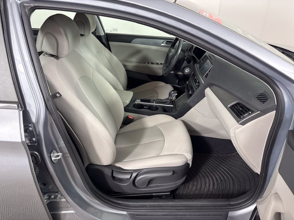 Used 2017 Hyundai Sonata SE FWD image 6