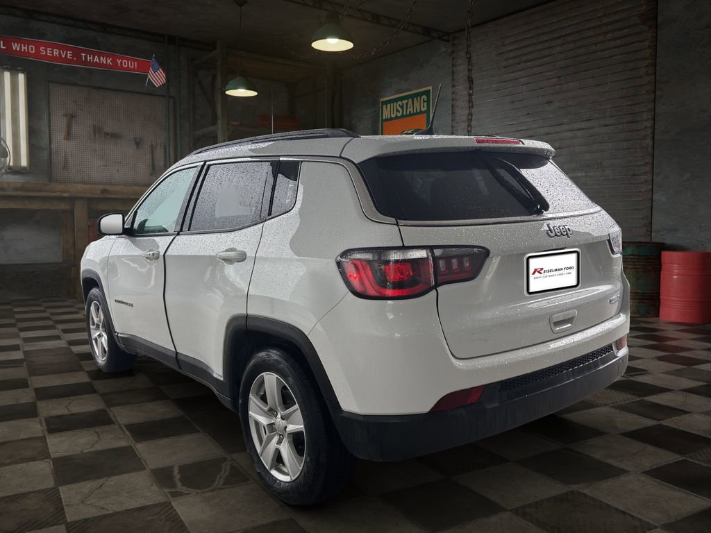 Used 2022 Jeep Compass Latitude FWD image 4