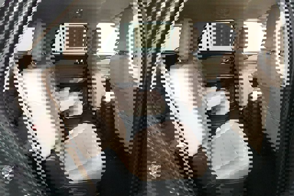 Certified 2023 Ford Explorer XLT w/ Equipment Group 202A image 30