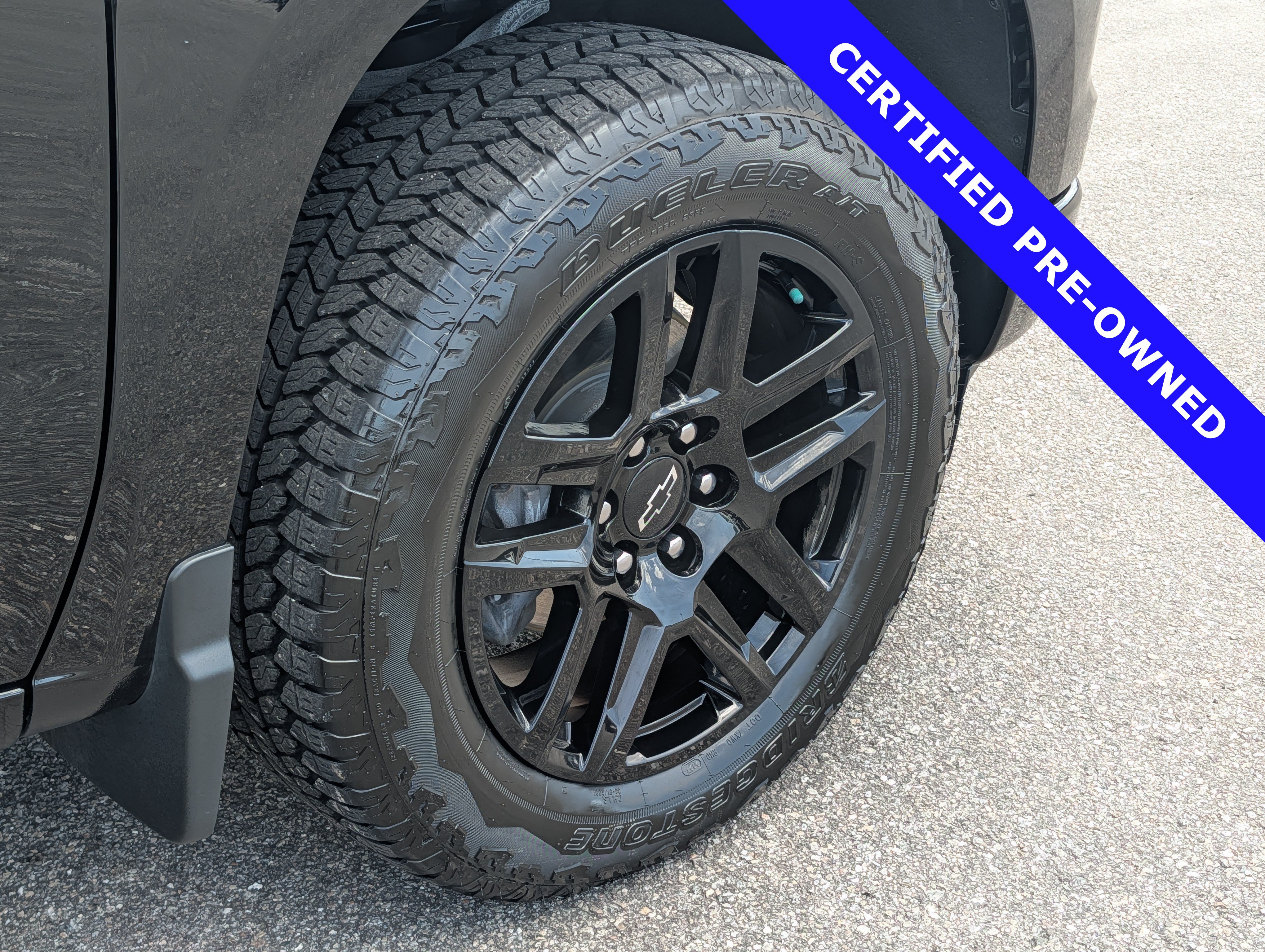Used 2024 Chevrolet Silverado 1500 Custom w/ Turbomax Blackout Package AWD/4WD image 12
