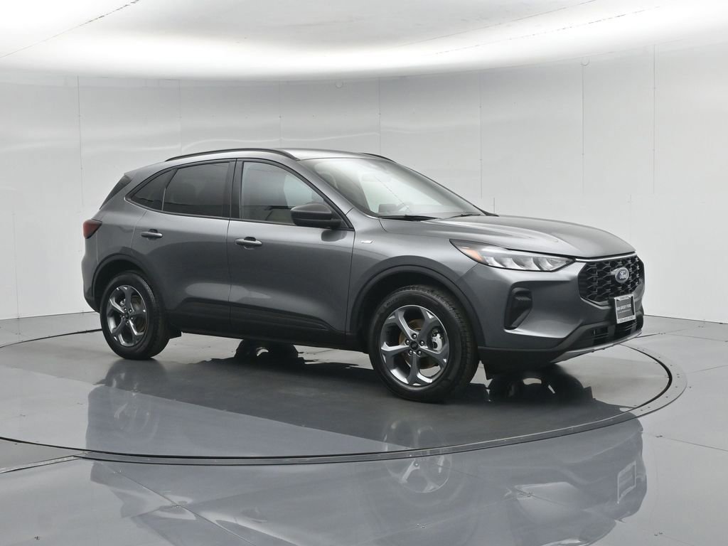 Certified 2025 Ford Escape ST-Line AWD/4WD image 2