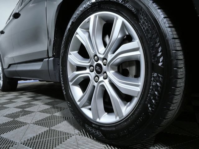Certified 2023 Ford Edge Titanium AWD/4WD image 2