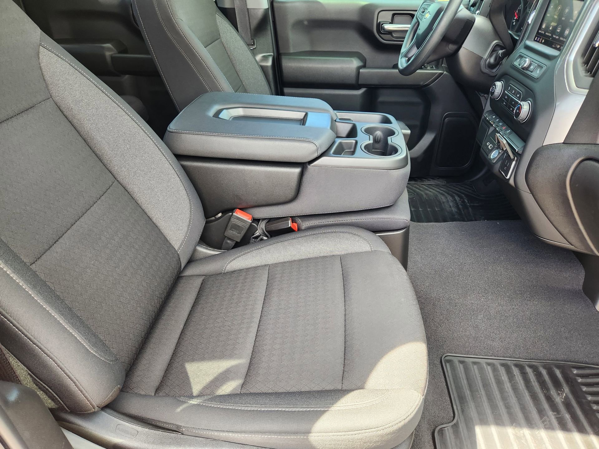 Used 2024 Chevrolet Silverado 1500 Custom image 18